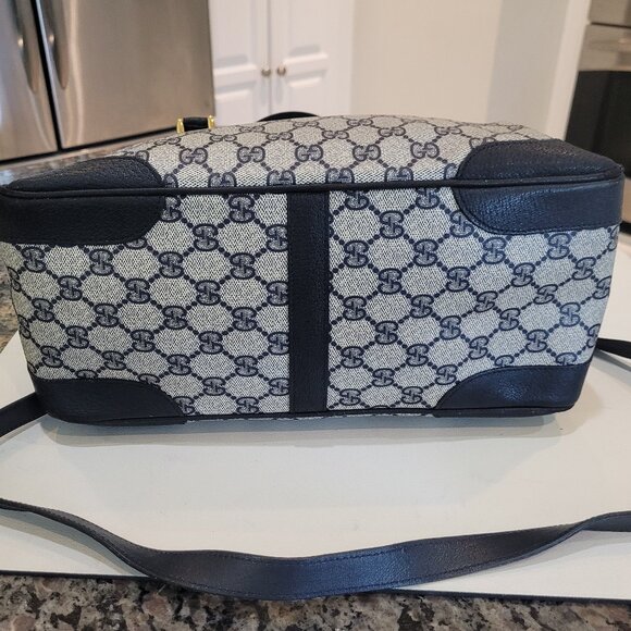 ***SOLD**GUCCI MONOGRAM 2- WAY BAG WITH DUAL ZIPPERS & REMOVEABLE STRAP - Picture 8 of 16